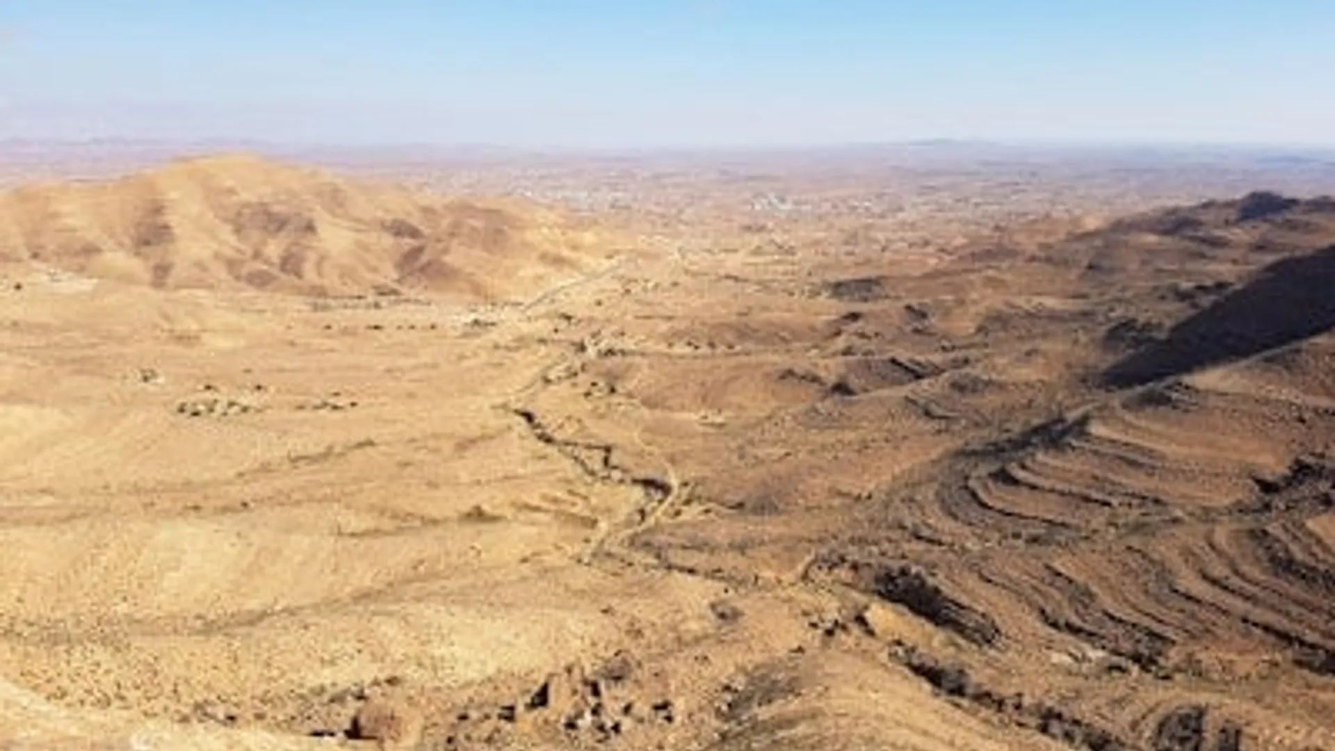 Trek in the Dahar Mountains