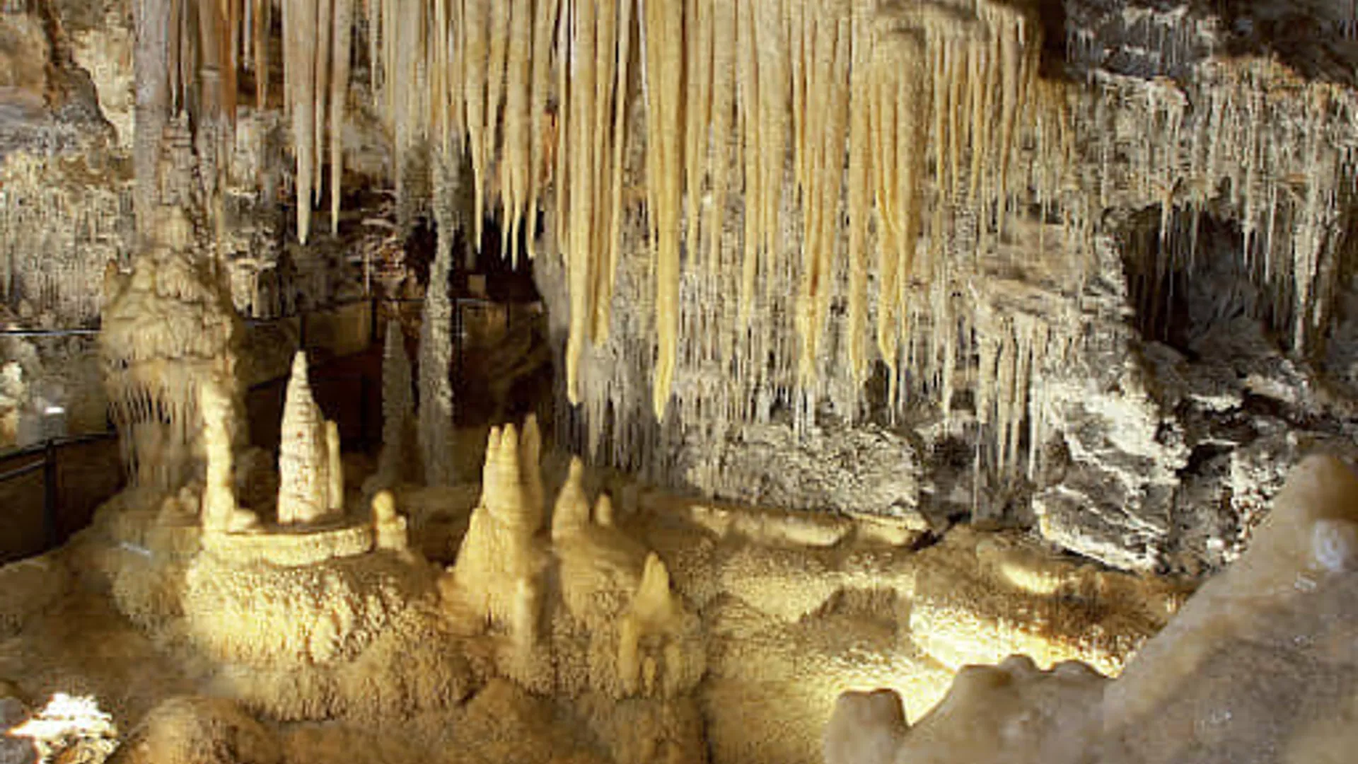 Exploration souterraine et séjour en écolodge : de Djebel Serj à Zaghouan - Image 1