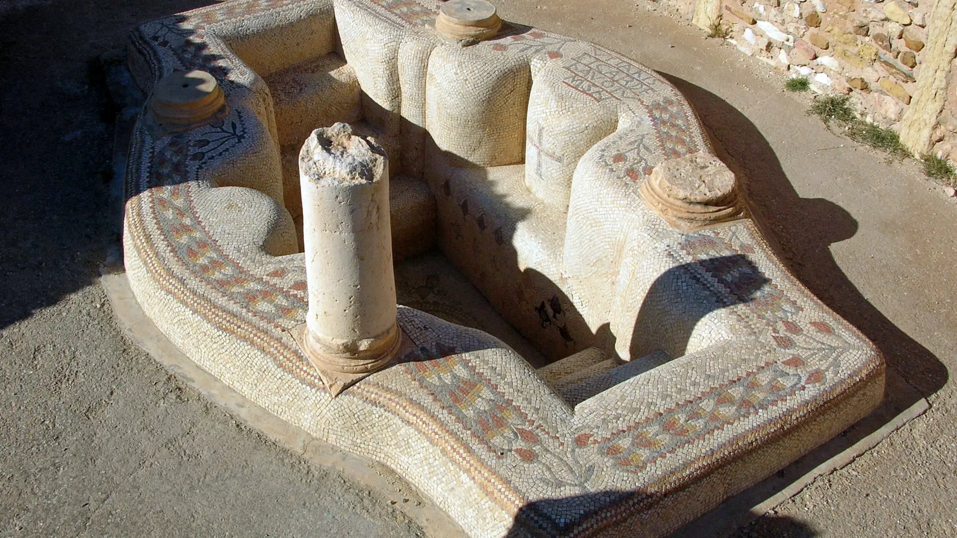 Visite de l'église de Vitalis et son baptistère