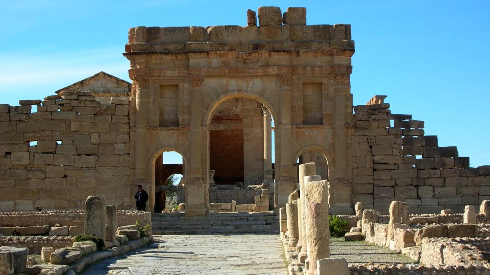 Visite de l’arc monumental d’Antonin le Pieux