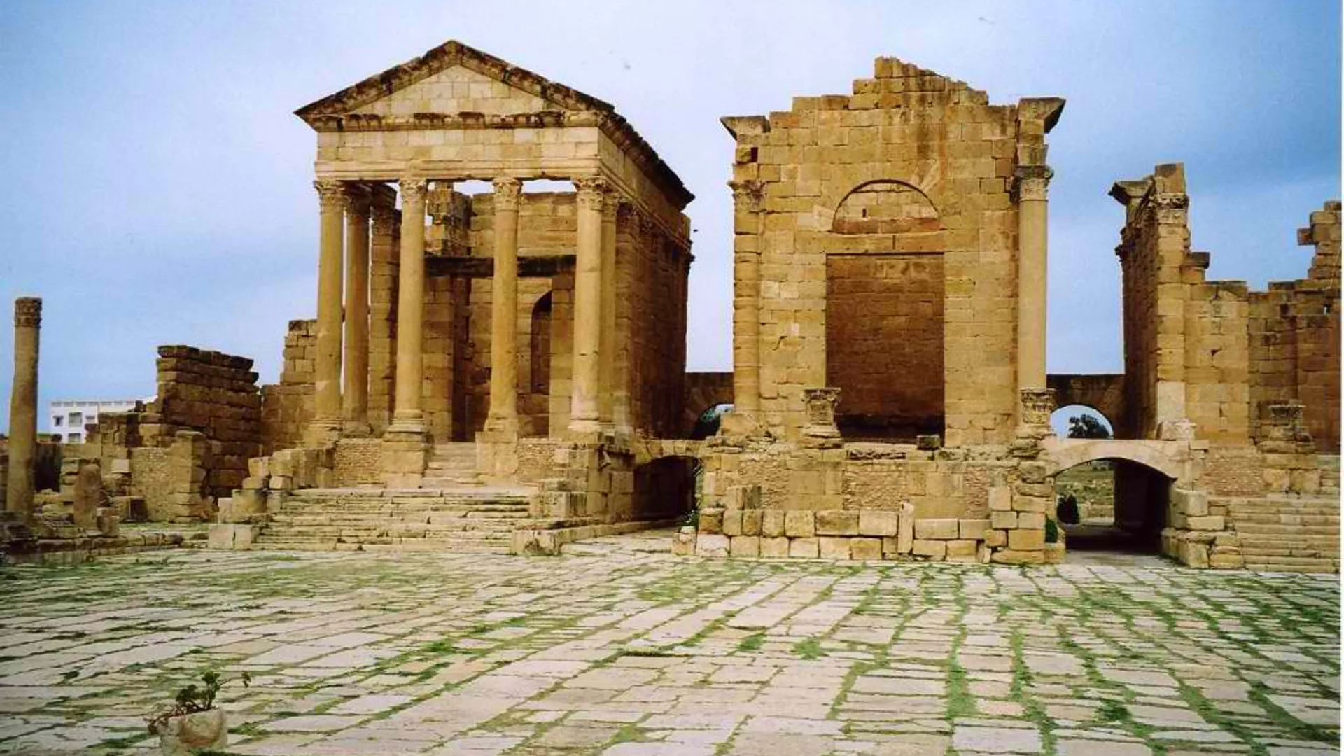 Of Stone and Palm: Kef, Roman Sbeïtla, Oasis Town Tozeur - Image 1