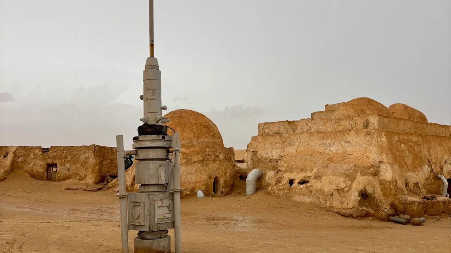 Site de Ong Jmel, décor de Mos Espa